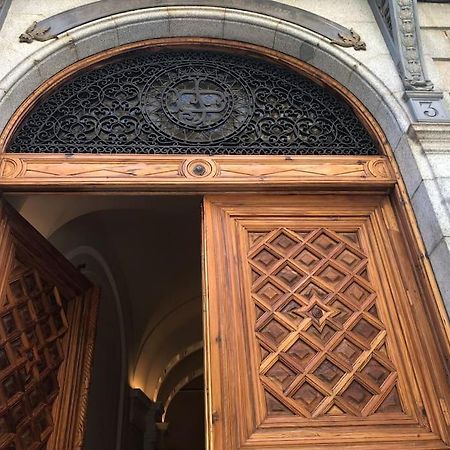 Cuesta Sto Domingo, Vive El Madrid De Los Austrias Bagian luar foto